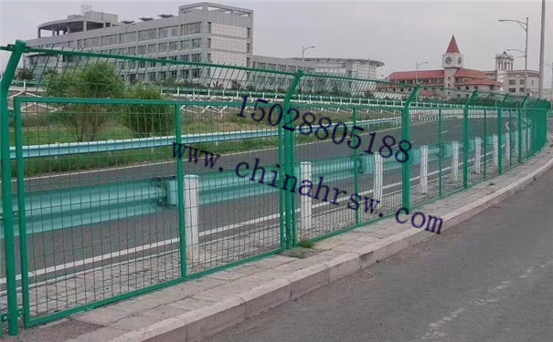 高速公路護欄網(wǎng)